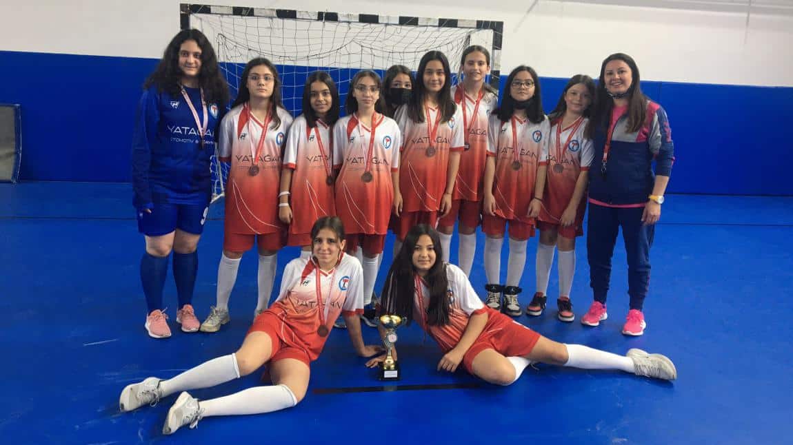 Kız Futsal Takımımız Üçüncü Oldu